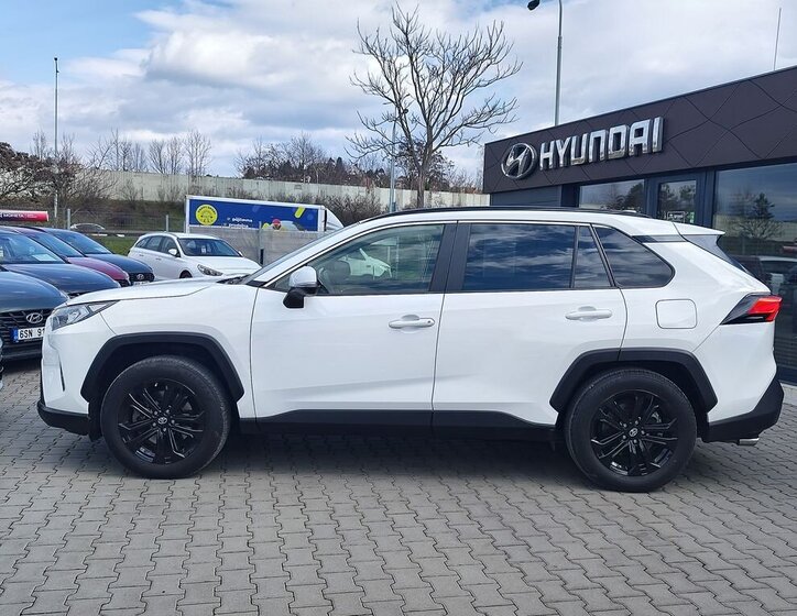 Toyota RAV4 SUV / Terénní 2,0 l 129 kw