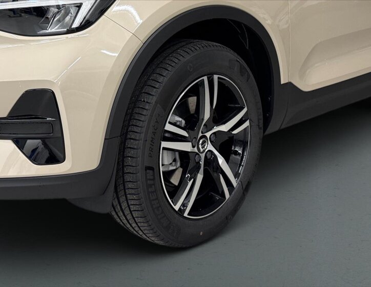 Volvo XC40 SUV / Terénní 2,0 l 120 kw