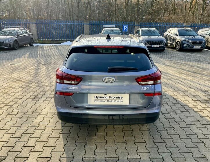 Hyundai i30 4