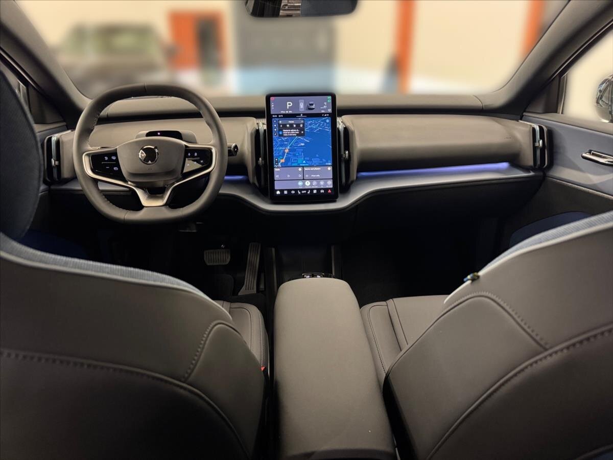 Volvo EX30 SUV / Terénní 0,0 200 kw