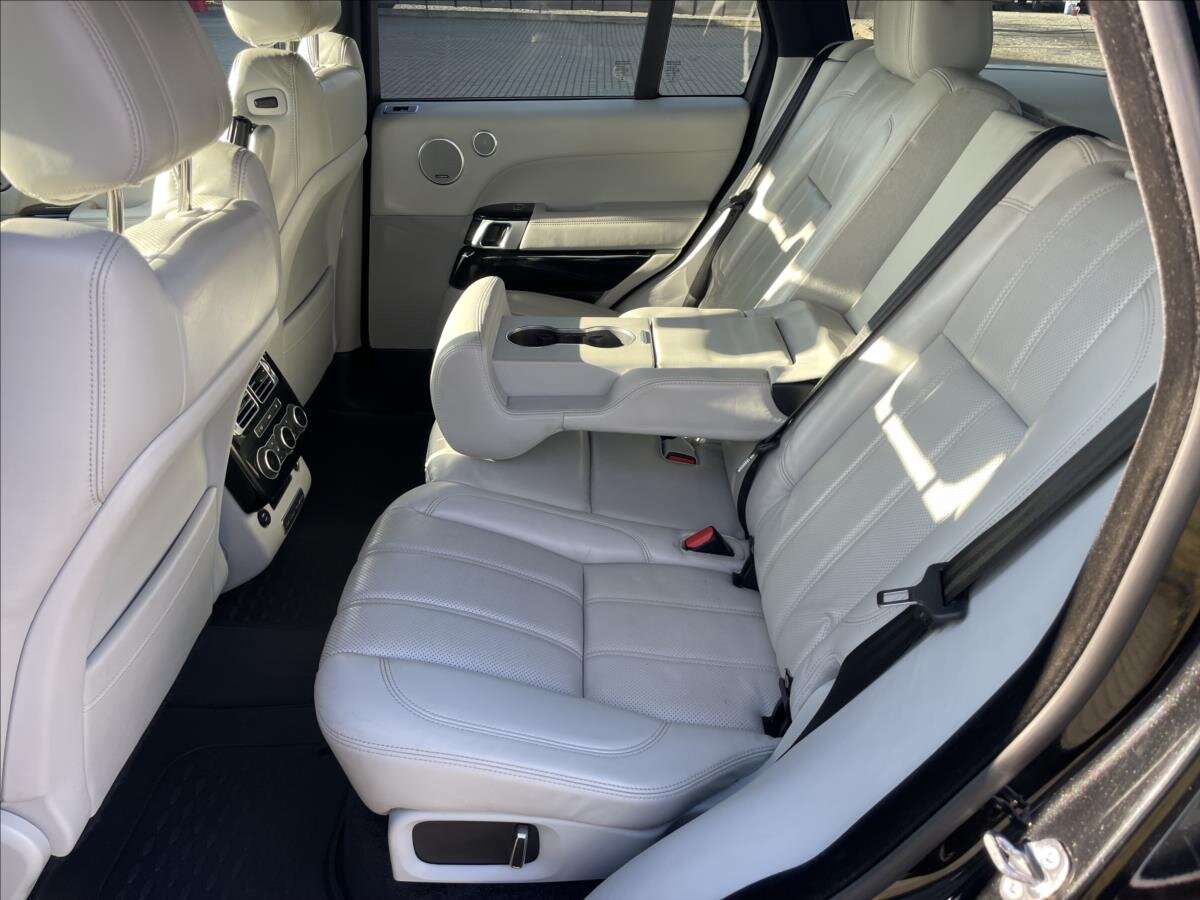 Land Rover Range Rover SUV 4,4 l 250 kw