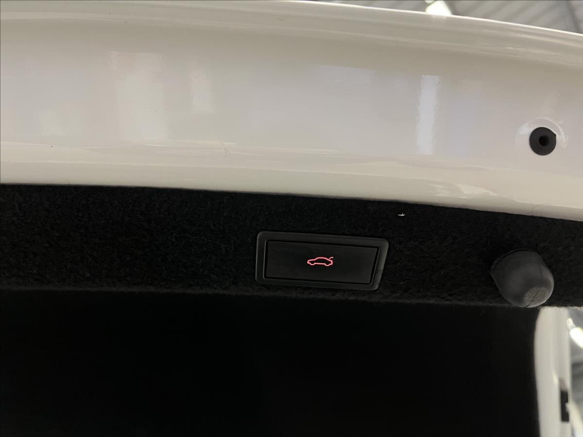 Škoda Superb Liftback 1,4 l 160 kw