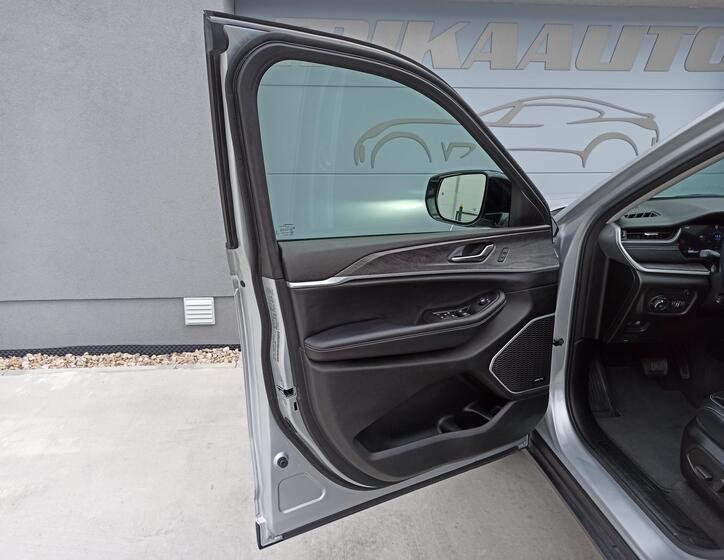 Jeep Grand Cherokee 33