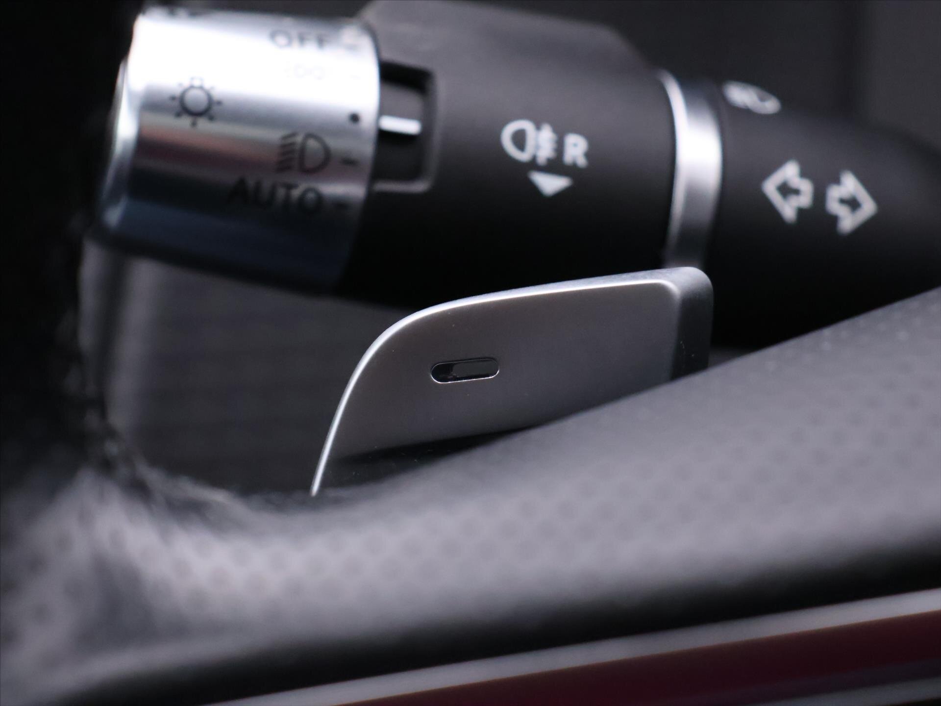 Land Rover Range Rover Velar SUV 3,0 l 221 kw