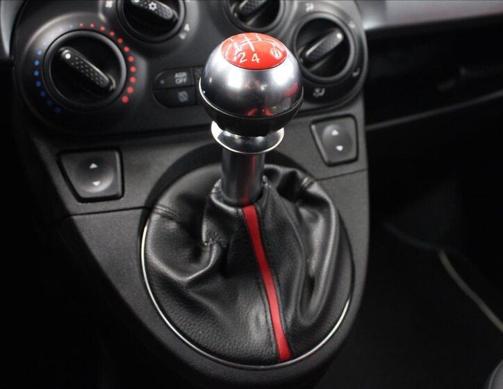 Fiat 500 Hatchback 899,0 63 kw