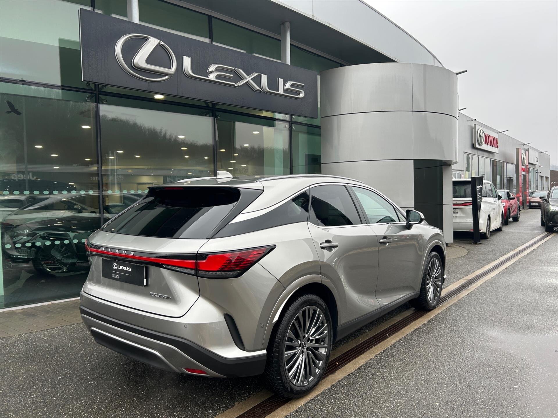 Lexus RX 350h SUV 2,5 l 140 kw