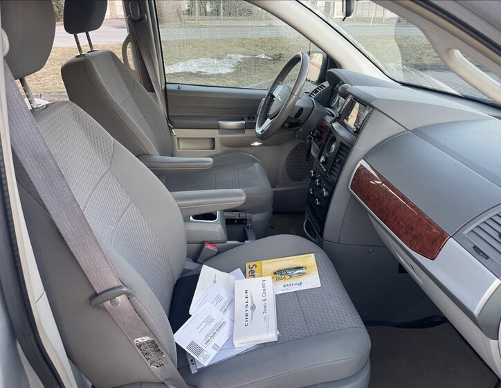 Chrysler Town & Country MPV 3,8 l 142 kw