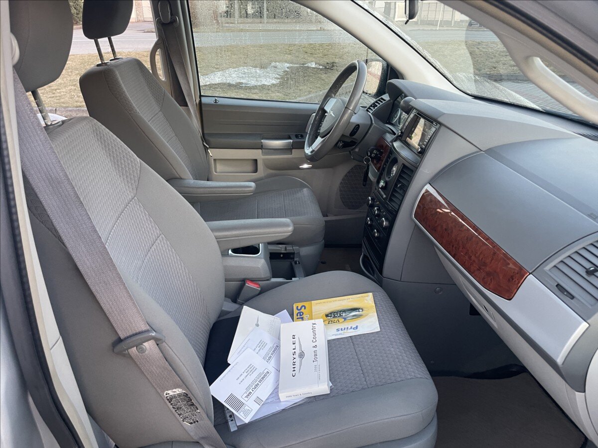 Chrysler Town & Country MPV 3,8 l 142 kw