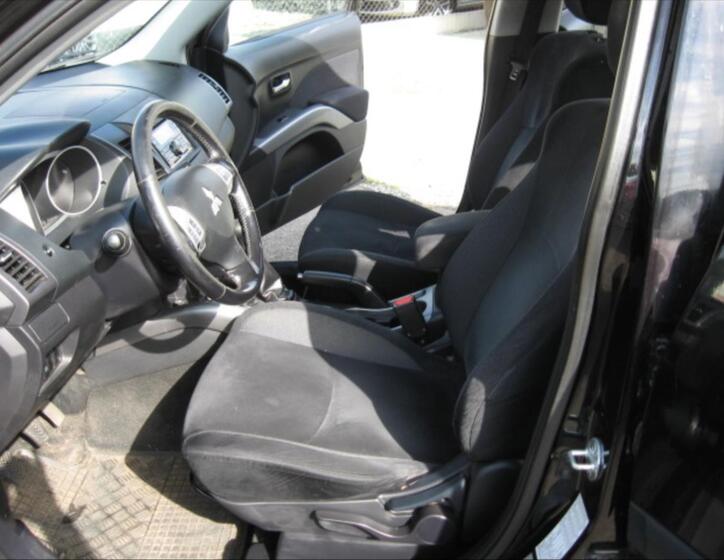 Mitsubishi Outlander 8