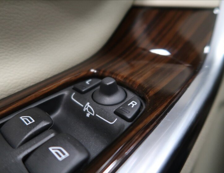 Volvo S60 Sedan / Limuzína 2,0 l 140 kw