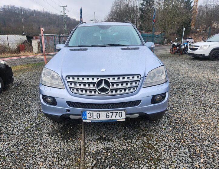 Mercedes-Benz Třídy M SUV / Terénní 3,5 l 200 kw