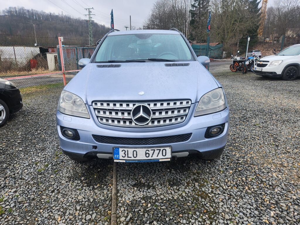 Mercedes-Benz Třídy M SUV / Terénní 3,5 l 200 kw