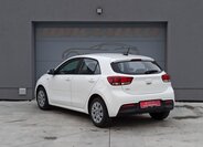 KIA Rio 7