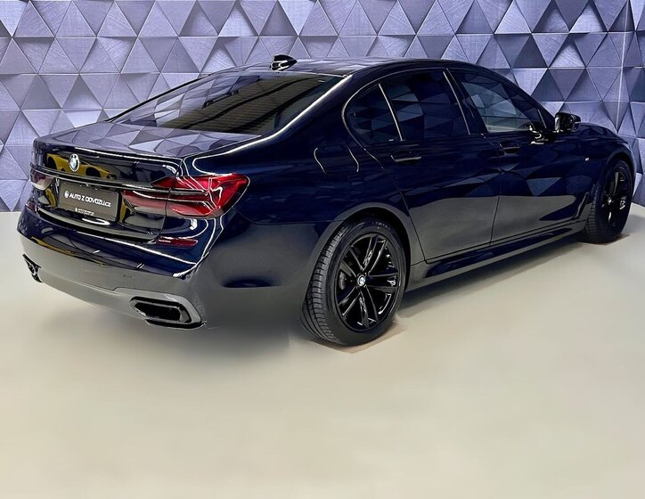 BMW Řada 7 Sedan 3,0 l 294 kw