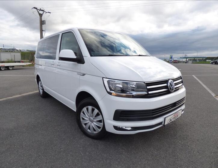 Volkswagen Caravelle 1