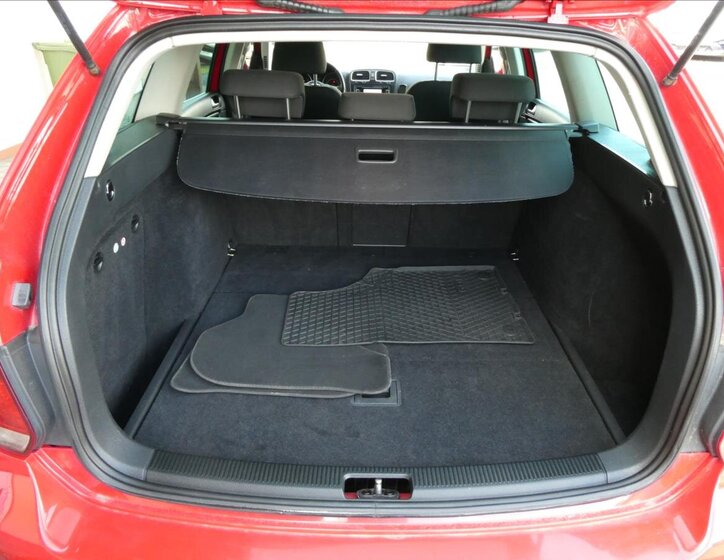 Volkswagen Golf Kombi 1,6 l 77 kw