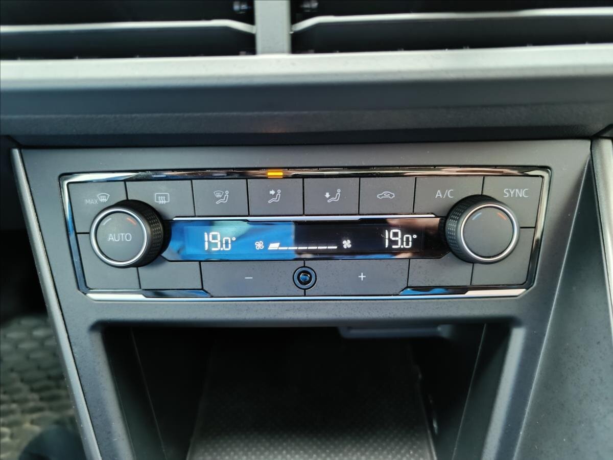 Volkswagen Polo Hatchback 999,0 70 kw