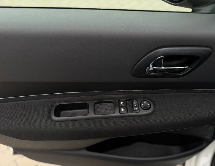 Peugeot 3008 MPV 1,6 l 88 kw