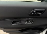 Peugeot 3008 MPV 1,6 l 88 kw