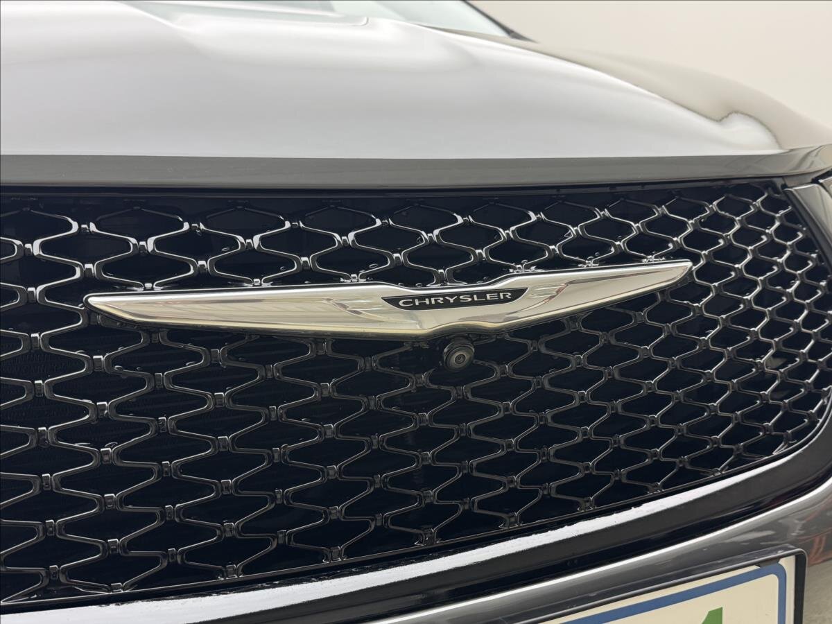 Chrysler Pacifica MPV 3,6 l 214 kw