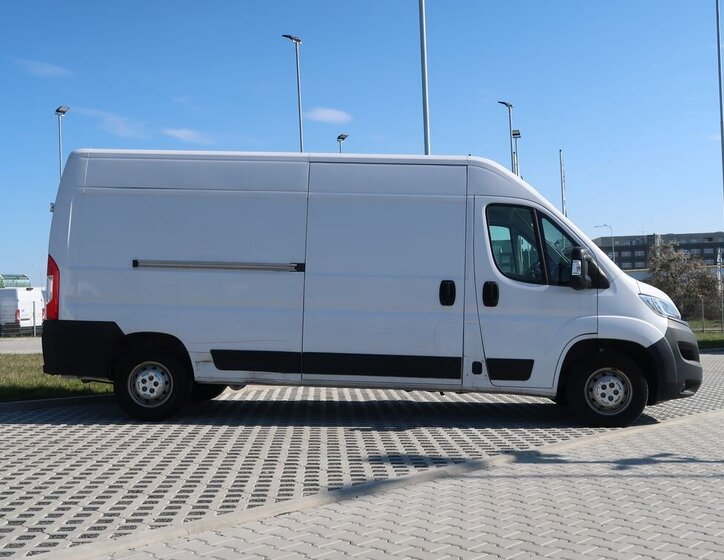 Opel Movano Skříň 2,2 l 103 kw