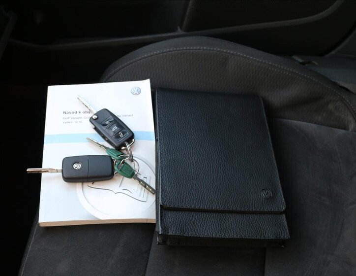 Volkswagen Golf Kombi 1,6 l 77 kw