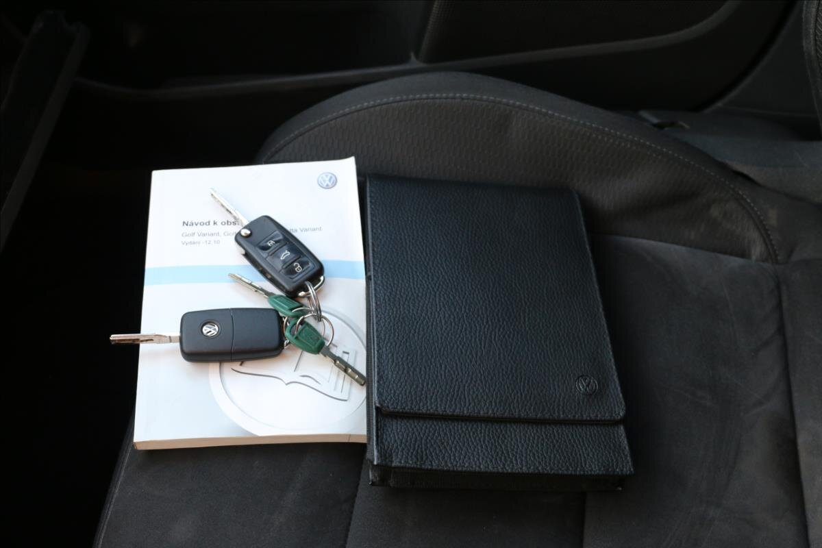 Volkswagen Golf Kombi 1,6 l 77 kw