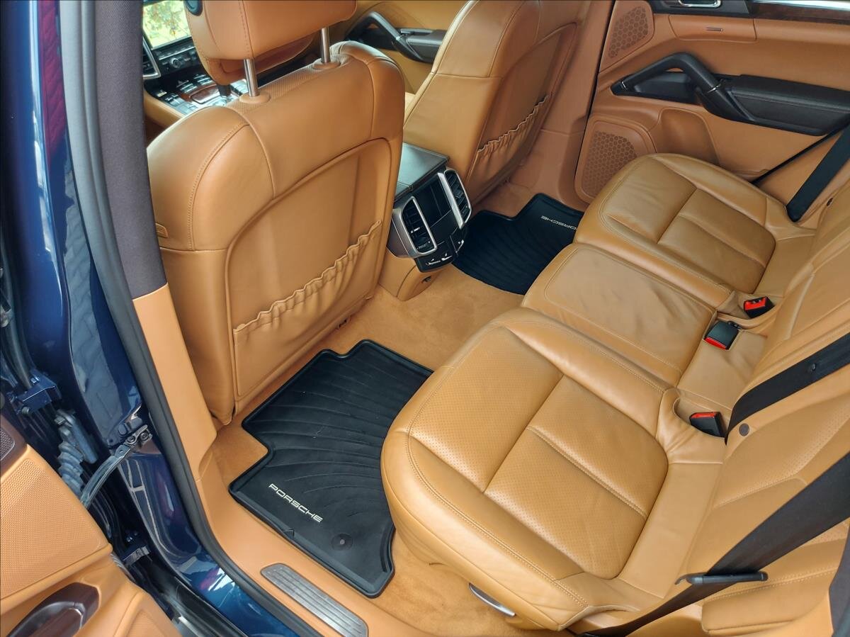 Porsche Cayenne SUV / Terénní 3,0 l 245 kw