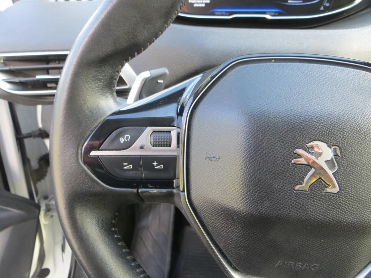 Peugeot 3008 SUV / Terénní 1,5 l 96 kw