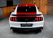 Ford Mustang 32