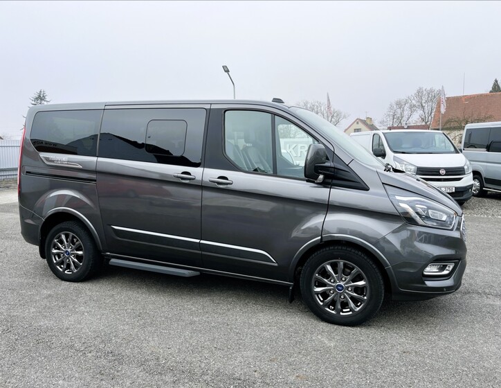 Ford Tourneo Custom 3