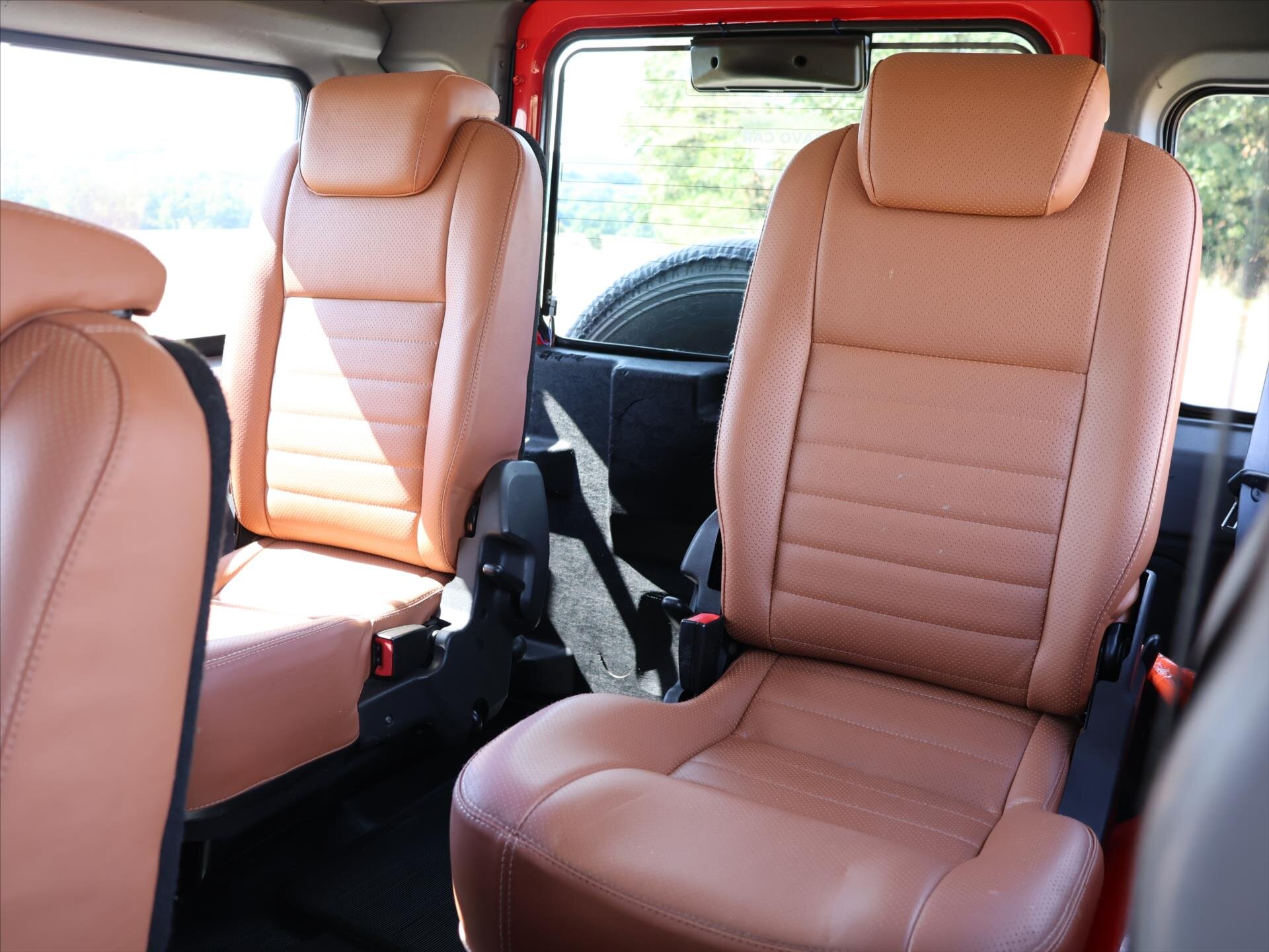 Land Rover Defender SUV 2,4 l 90 kw