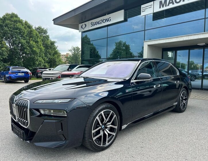 BMW i7 Sedan / Limuzína 0,0 400 kw