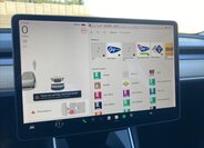 Tesla Model 3 Sedan 0,0 208 kw