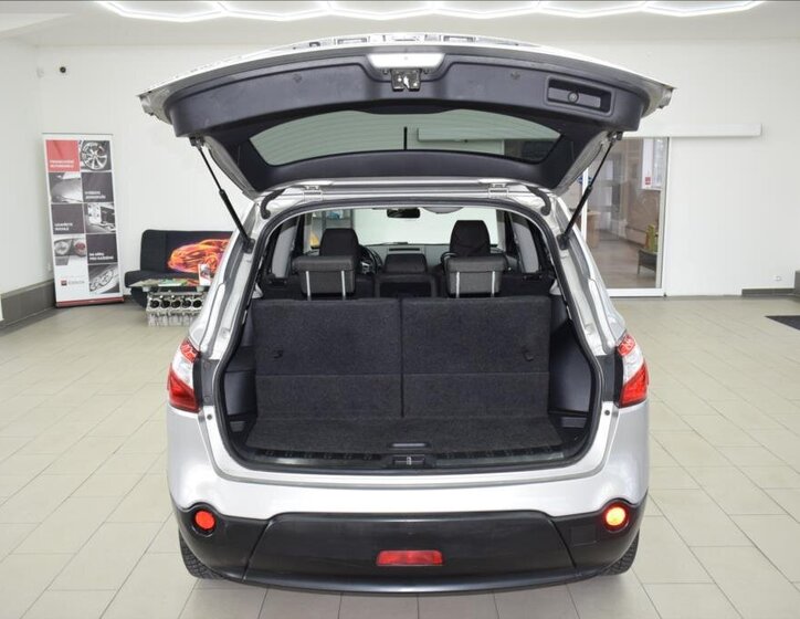 Nissan Qashqai SUV 2,0 l 104 kw