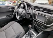 Toyota Auris Kombi 2,0 l 91 kw