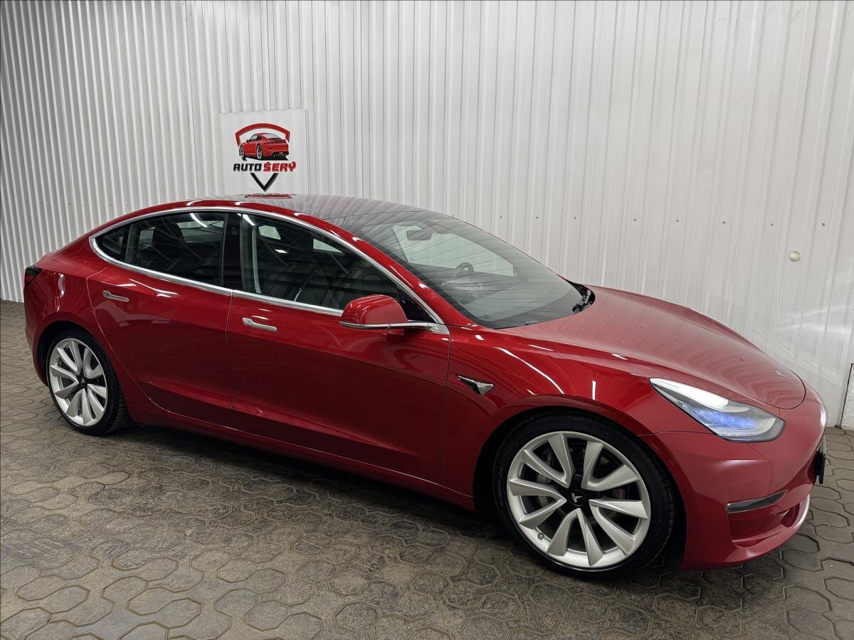Tesla Model 3 Liftback 0,0 324 kw
