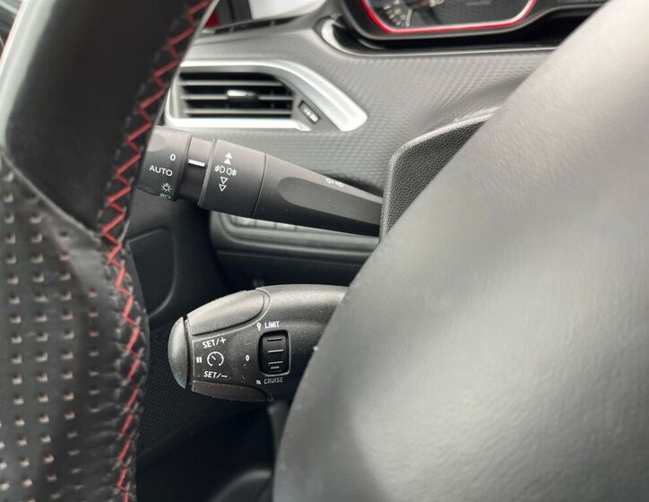 Peugeot 2008 SUV 1,2 l 96 kw