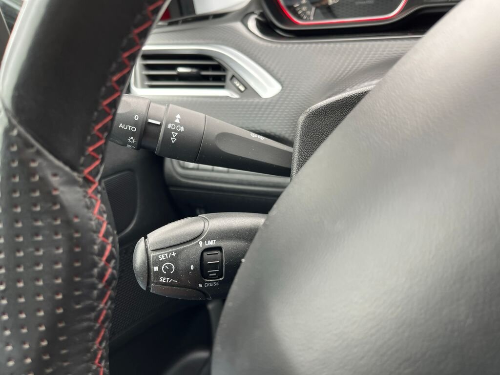 Peugeot 2008 SUV 1,2 l 96 kw