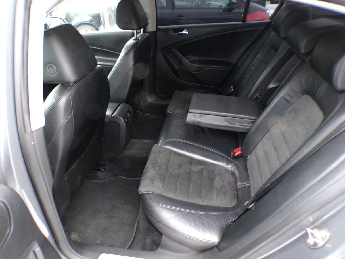Volkswagen Passat Sedan 2,0 l 103 kw