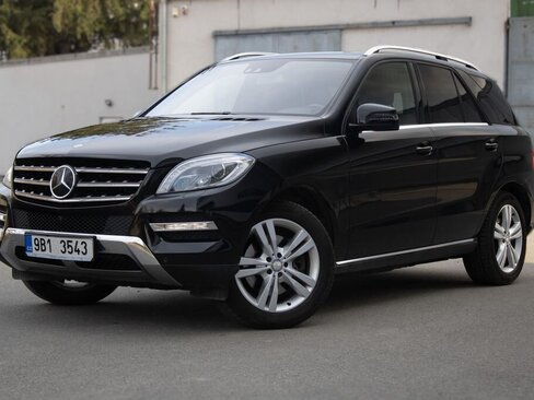 Mercedes-Benz Třídy M SUV / Terénní 3,5 l 225 kw