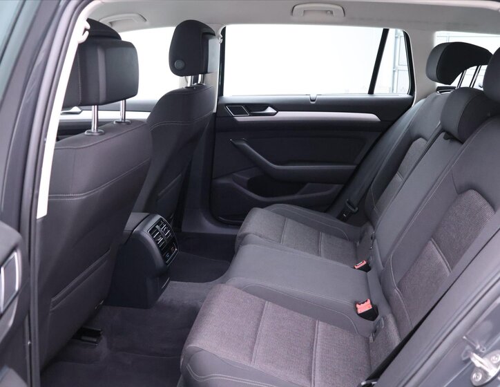 Volkswagen Passat Kombi 2,0 l 110 kw
