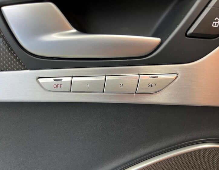 Audi S8 Sedan / Limuzína 4,0 l 382 kw