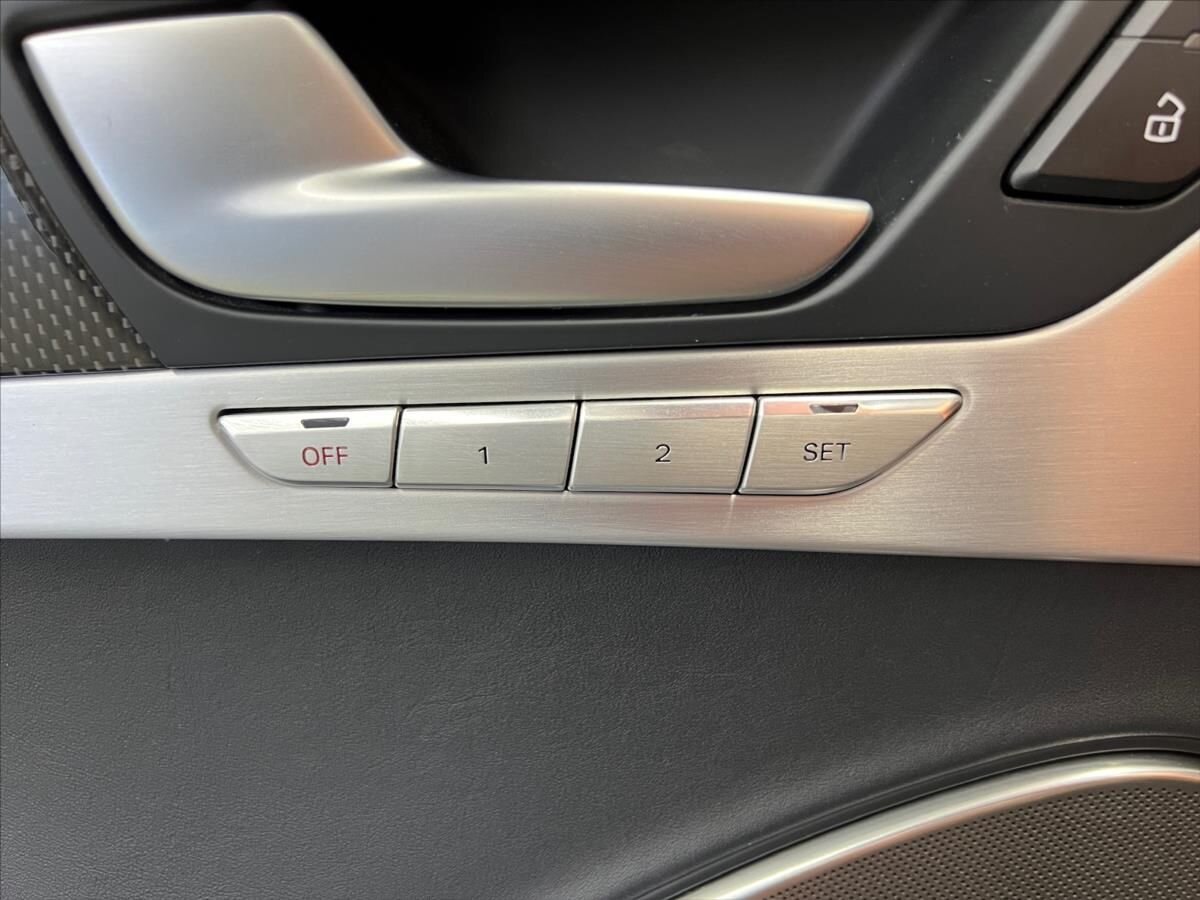 Audi S8 Sedan / Limuzína 4,0 l 382 kw