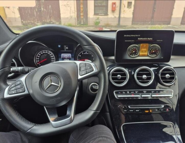 Mercedes-Benz GLC SUV 3,0 l 270 kw