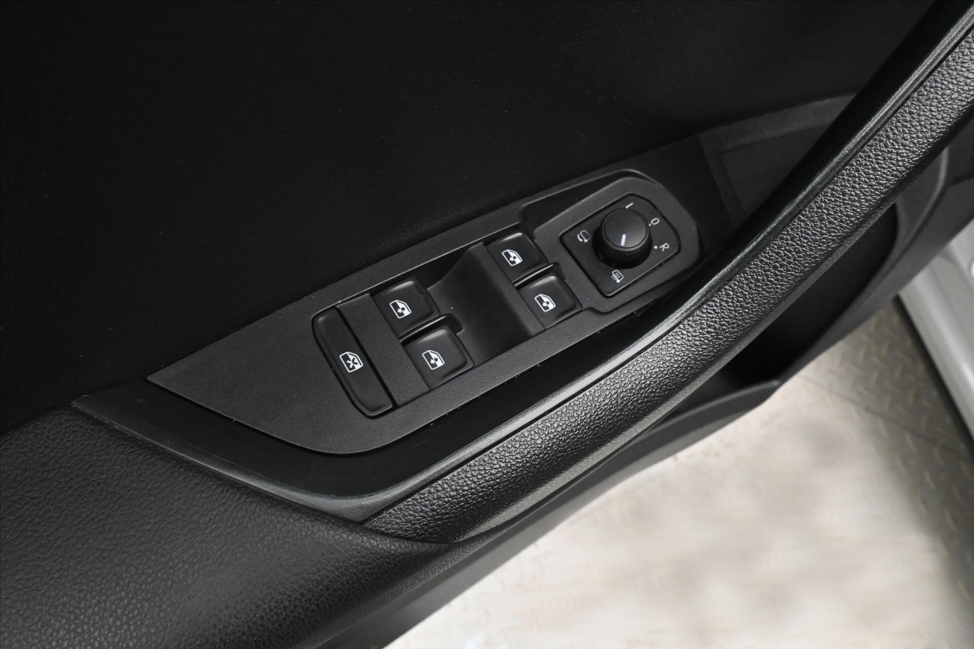 Škoda Karoq SUV / Terénní 1,5 l 110 kw