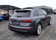 Audi Q7 6
