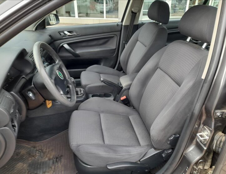 Škoda Superb Sedan / Limuzína 1,9 l 74 kw