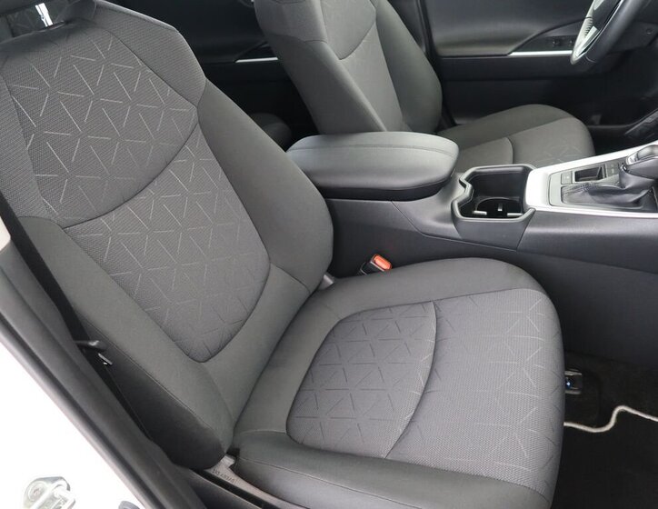 Toyota RAV4 SUV / Terénní 2,5 l 131 kw