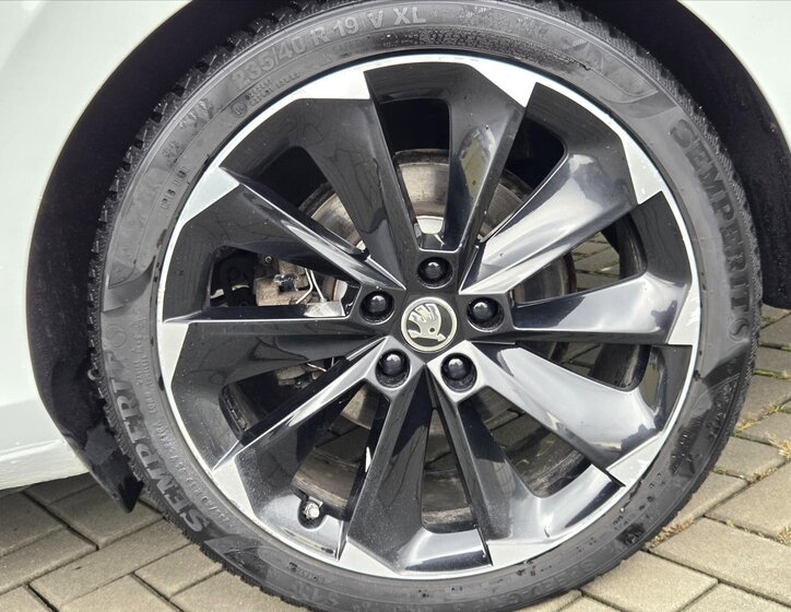 Škoda Superb 21